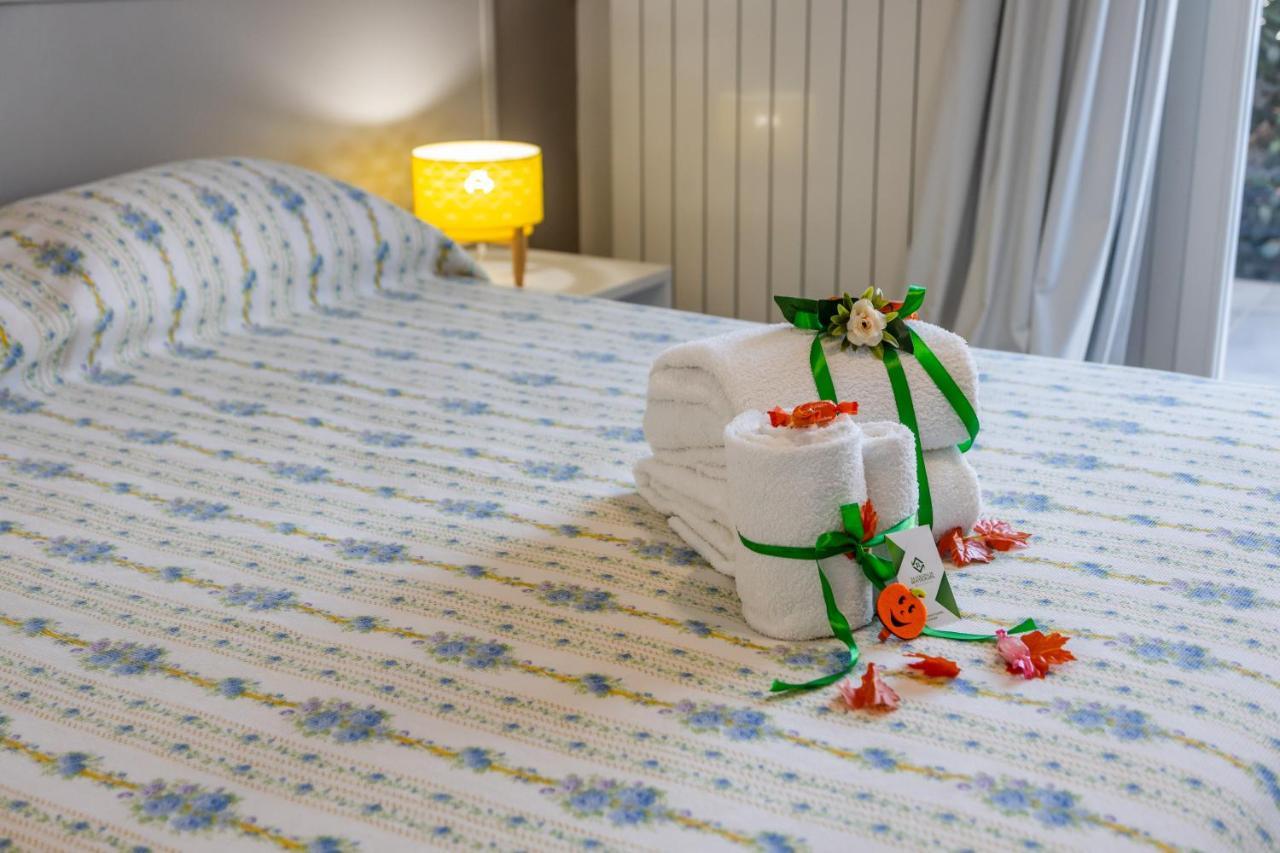 La Collina Di Montegrappa - Suites With Heated Private Pool - Suites With Shared Pool Tuglie Ngoại thất bức ảnh