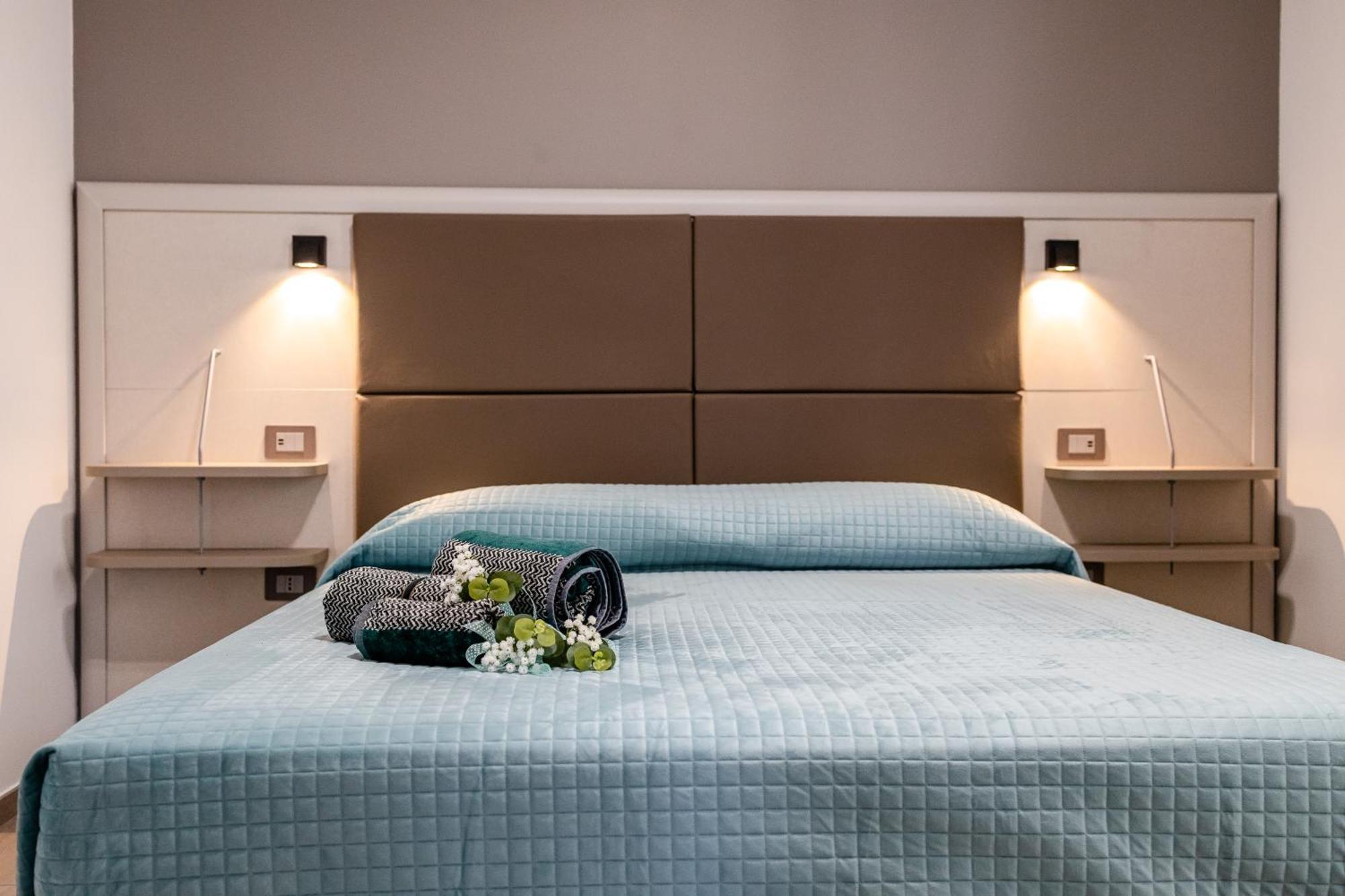 La Collina Di Montegrappa - Suites With Heated Private Pool - Suites With Shared Pool Tuglie Ngoại thất bức ảnh