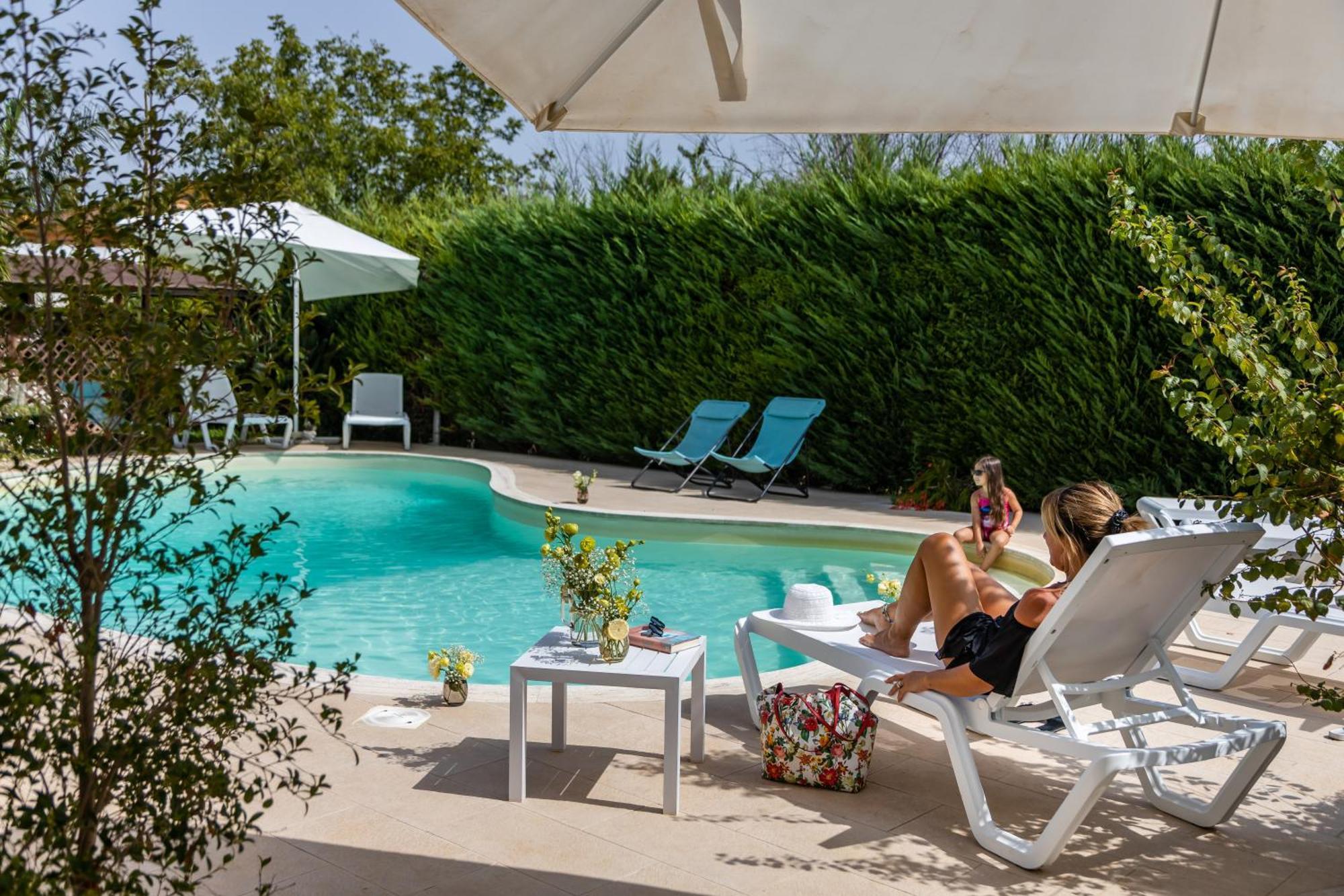 La Collina Di Montegrappa - Suites With Heated Private Pool - Suites With Shared Pool Tuglie Ngoại thất bức ảnh