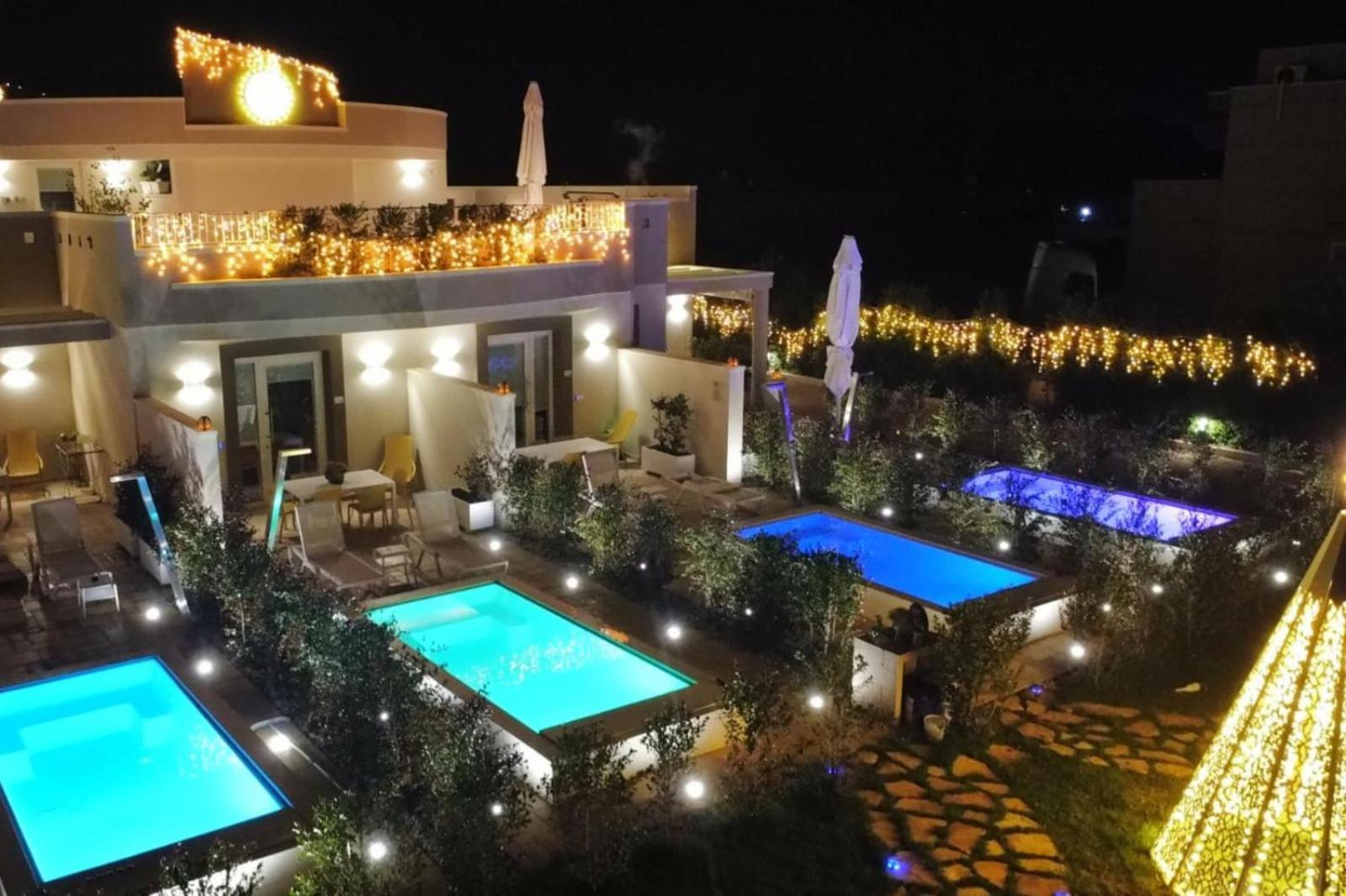 La Collina Di Montegrappa - Suites With Heated Private Pool - Suites With Shared Pool Tuglie Ngoại thất bức ảnh