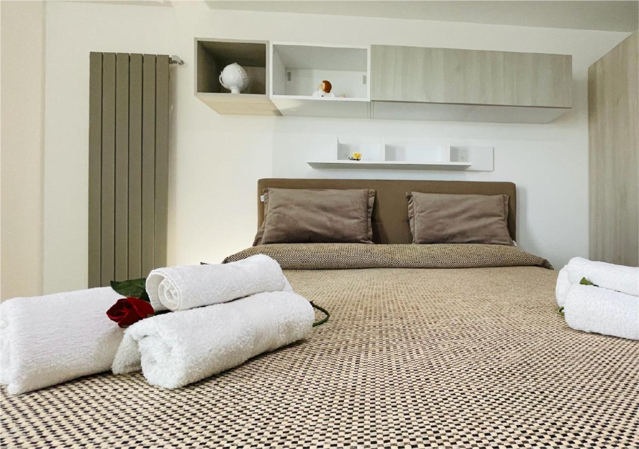 La Collina Di Montegrappa - Suites With Heated Private Pool - Suites With Shared Pool Tuglie Ngoại thất bức ảnh